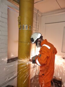 Cutting gas mains after safe purge